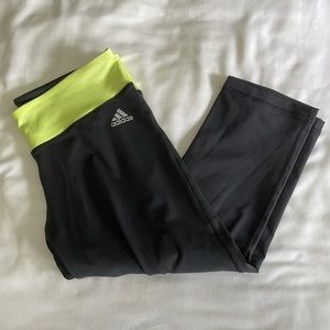 Adidas 3/4 Leggings/Yoga Pants Size M
